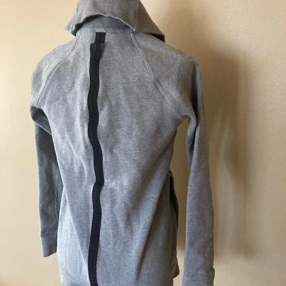 Lululemon Jacket - Picture 6 of 10